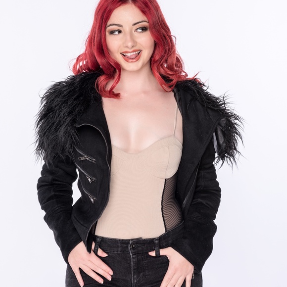 Tan bodysuit - Picture 1 of 2